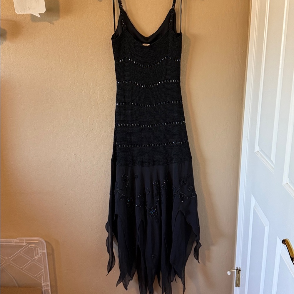 Vintage Caché Black Crochet Beaded Dress Sz 8 Whimsigoth Y2K Asymmetrical Midi - Picture 6 of 17